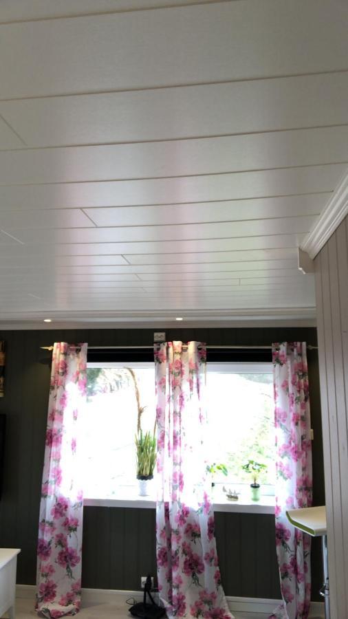 Den Gule Huset Apartment Lyngdal Exterior foto
