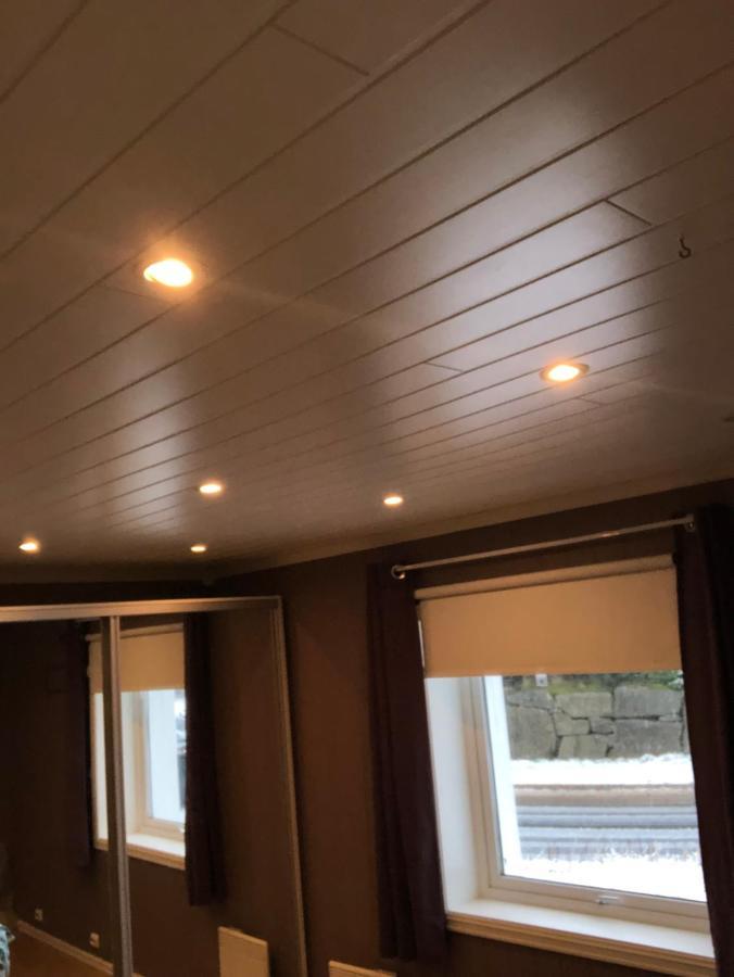 Den Gule Huset Apartment Lyngdal Exterior foto